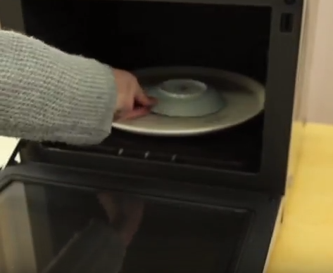 mach meo go sach bong nhan dan tren do dung chi mat chua day mot phut - 4