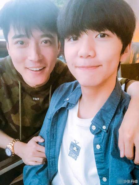 Ngôi sao 24/7: Harper Beckham ngáp amp;#34;sái quai hàmamp;#34; vì mệt mỏi do lệch múi giờ - 9