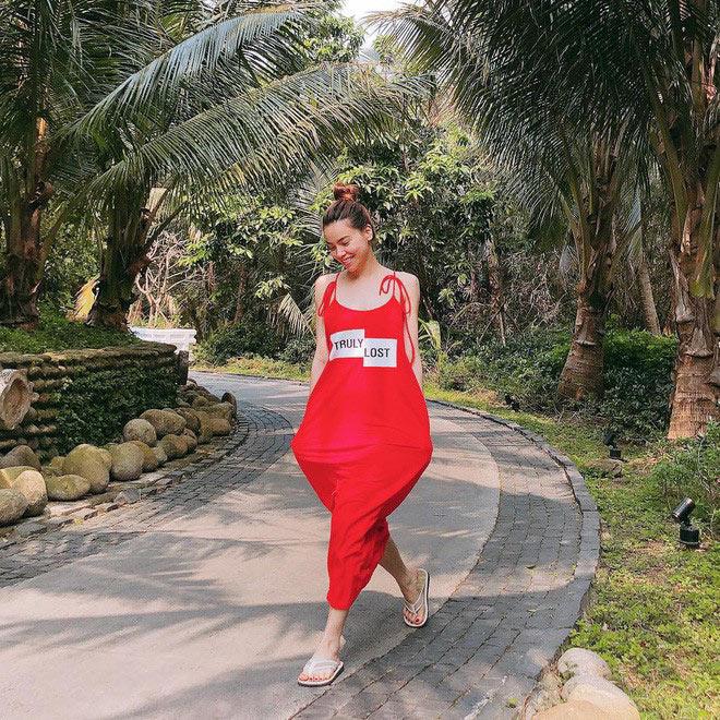 Hà Anh giấu bụng bầu siêu đỉnh với váy 550 ngàn, Hồ Ngọc Hà cũng diện lại y hệt! - 3