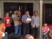 Clip Eva - Gia đình tổ chức lễ cai sữa cho bé 1 tuổi, bàn giao lại "bình sữa" cho bố