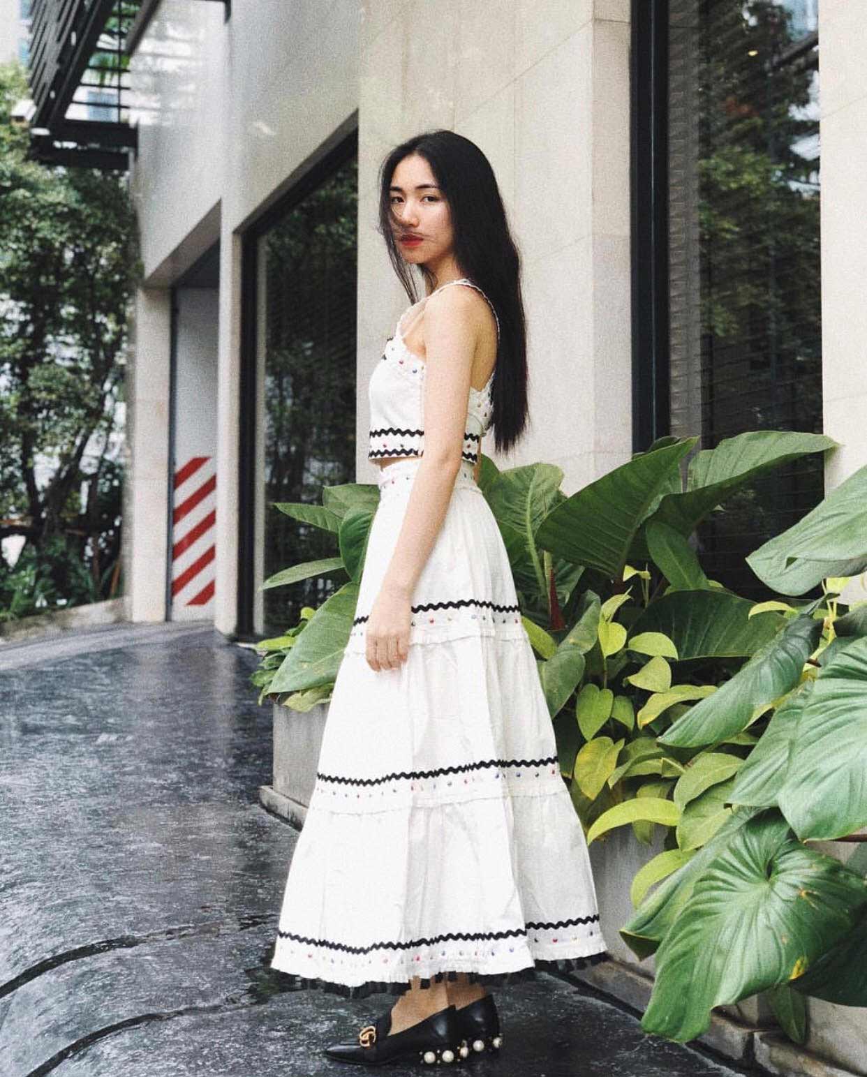 Khoe được dáng triệt để mà không lo phản cảm, bảo sao kiểu áo này được sao Việt mê thế! - 12