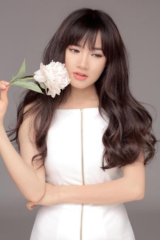Phạm Hương, Đỗ Mỹ Linh đã thử kiểu tóc giúp amp;#34;ăn gianamp;#34; tuổi hiệu quả, còn bạn thì sao? - 6