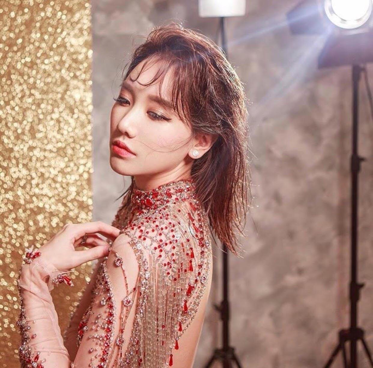Phạm Hương, Đỗ Mỹ Linh đã thử kiểu tóc giúp amp;#34;ăn gianamp;#34; tuổi hiệu quả, còn bạn thì sao? - 14