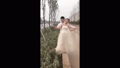 1001 kiểu tai nạn khi chụp ảnh cưới khiến dân mạng cười đau ruột - 7