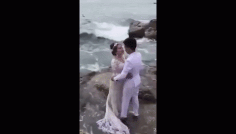 1001 kiểu tai nạn khi chụp ảnh cưới khiến dân mạng cười đau ruột - 1