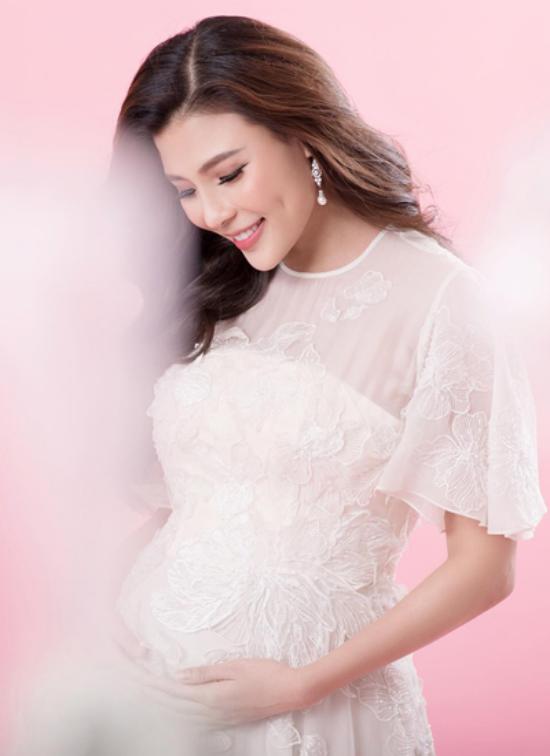 Thuý Diễm xác nhận đang mang bầu sau 2 năm kết hôn cùng Lương Thế Thành - 1