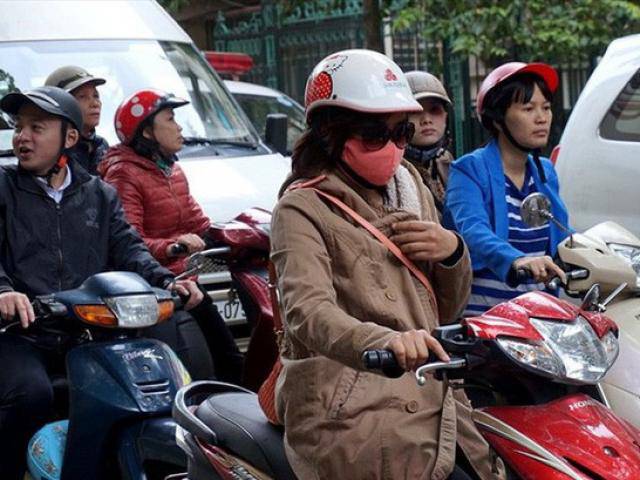 Sáng 5/4 nhiệt độ Hà Nội đột ngột giảm sâu, trời chuyển mưa rét