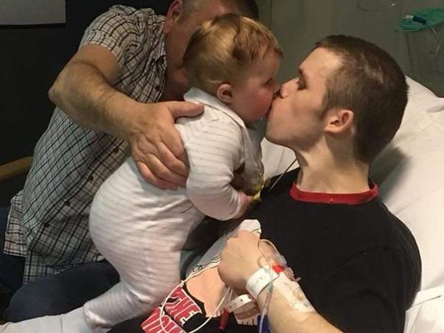 Tài sản khổng lồ bố sắp chết để lại cho con gái 6 tháng tuổi, ai biết cũng nghẹn ngào