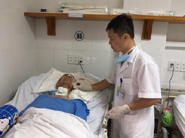 Bố hôn mê 3 tháng, bệnh viện đăng tìm người thân, bất ngờ gặp lại con thất lạc 37 năm - 1