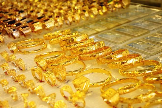 Giá vàng hôm nay 5/4: Giá vàng tiếp tục giảm - 1