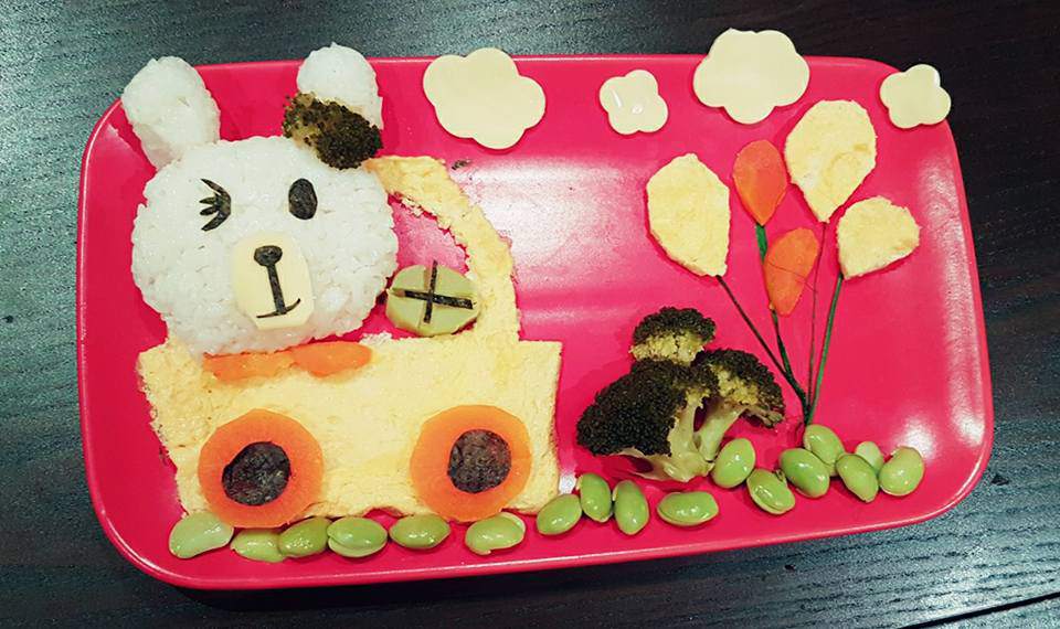 Mẹ 8x khéo tay trang trí món ăn đẹp mắt giúp con lười ăn đến mấy cũng phải thèm - 2