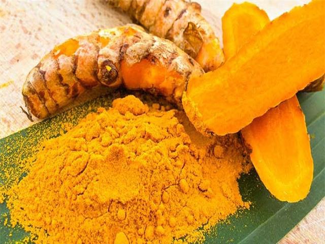 Chỉ cần một cốc nước pha bột nghệ mỗi ngày sẽ tương đương việc tập thể dục 1 tiếng