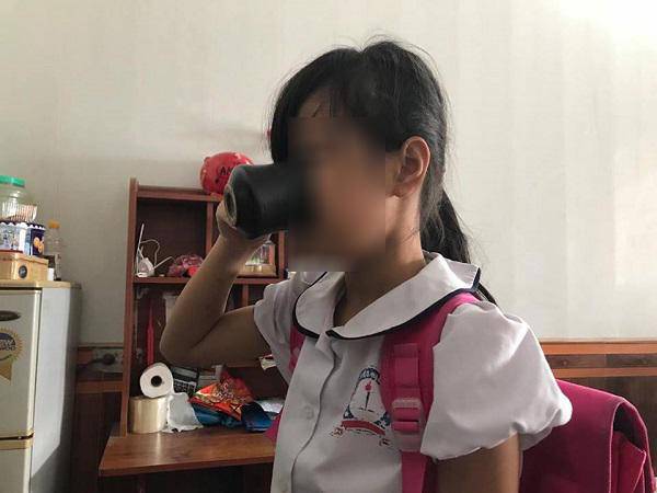 Cô giáo bắt học sinh uống nước vắt giẻ lau bảng có thể bị phạt đến 3 năm tù - 1