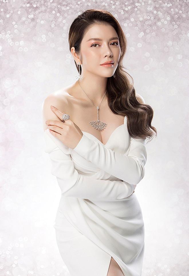 Khoe tóc mới nhưng người hâm mộ không thể nhận ra Lý Nhã Kỳ vì gương mặt quá khác lạ! - 1