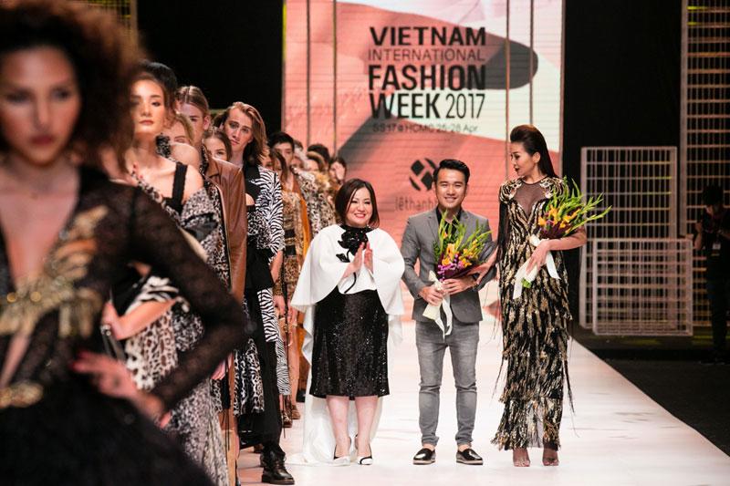 Lê Thanh Hòa: amp;#34;Thanh Hằng, Đặng Thu Thảo luôn đặt đồ độc quyền của tôiamp;#34; - 8