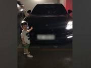 Clip Eva - Em bé 2 tuổi quyết lấy "siêu xe" đến đón bạn gái