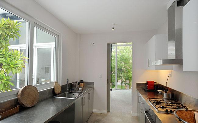 nha ong chat hep bien hinh thanh nha vuon xanh muot, sang bung suc song - 12