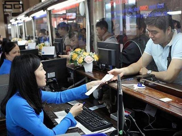 Vé máy bay tăng phi mã, vé giường nằm tàu hoả khan hiếm dịp 30/4