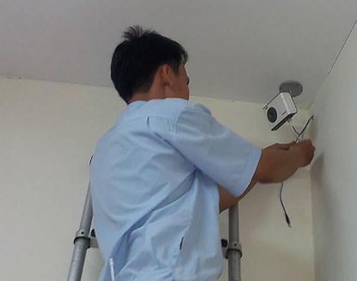 Giật mình vì thợ lắp camera có thể amp;#34;theo dõi ngượcamp;#34;, tung clip nhạy cảm của chủ nhà lên MXH - 4