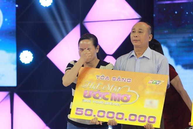 Lam Trường ôm mặt khóc vì người mẹ có con bị suy tủy, ngưng thuốc là qua đời - 16
