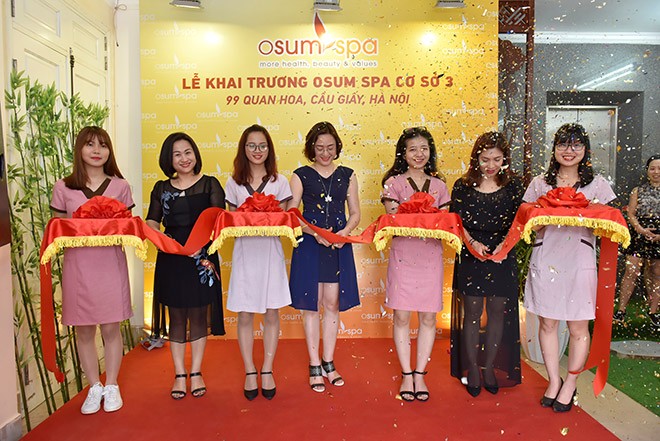 MC Hoài Anh khoe “vẻ đẹp không tuổi” khi dự khai trương cơ sở OSUMSPA thứ 3 - 2
