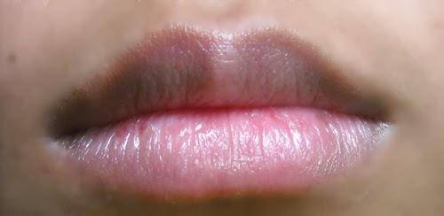 Chị em đã học hỏi 4 cách làm hồng môi tự nhiên này mà không dùng đến son chưa? - 1