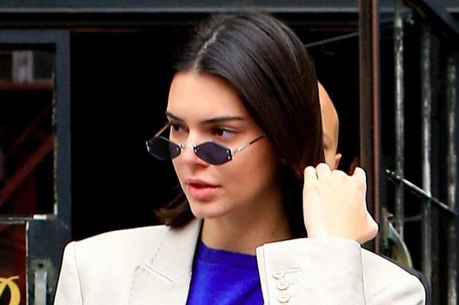 Bỏ quên kính to bản, nhiều sao Việt đang mê mệt kính siêu tí hon - 6