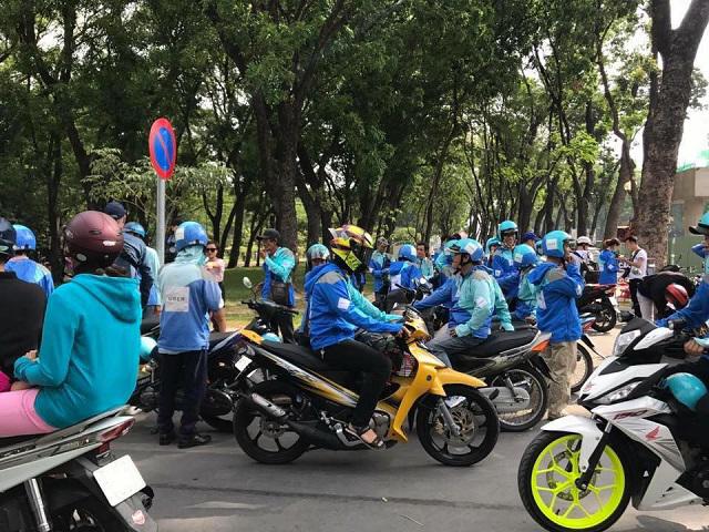 Hàng trăm tài xế tập trung diễu hành khắp đường phố Sài Gòn trong ngày Uber bị xóa sổ - 3