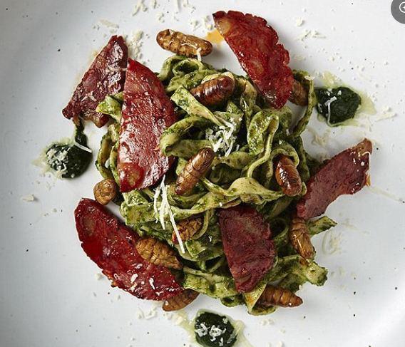 Khóc thét với những đặc sản côn trùng tại amp;#34;Thành phố của những cung điệnamp;#34; - 5