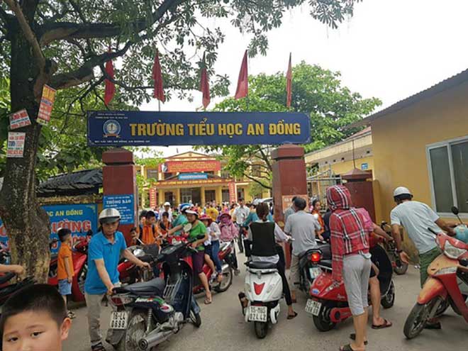 Tin tức 24h: Hành động của mẹ cô giáo phạt HS uống nước lau bảng khiến gia đình bức xúc - 1