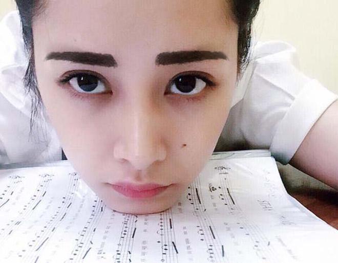 Chỉ cần rơi vào 1 trong 10 lỗi make-up này cũng đủ khiến “người ấy” sợ hãi bỏ chạy - 1