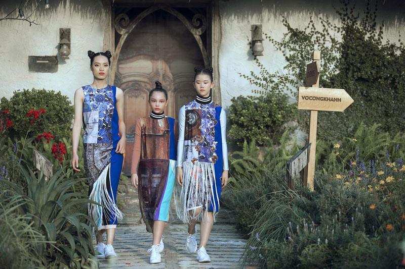 MC Phan Anh cười tít mắt khi dẫn vợ và 3 con đi làm người mẫu - 14