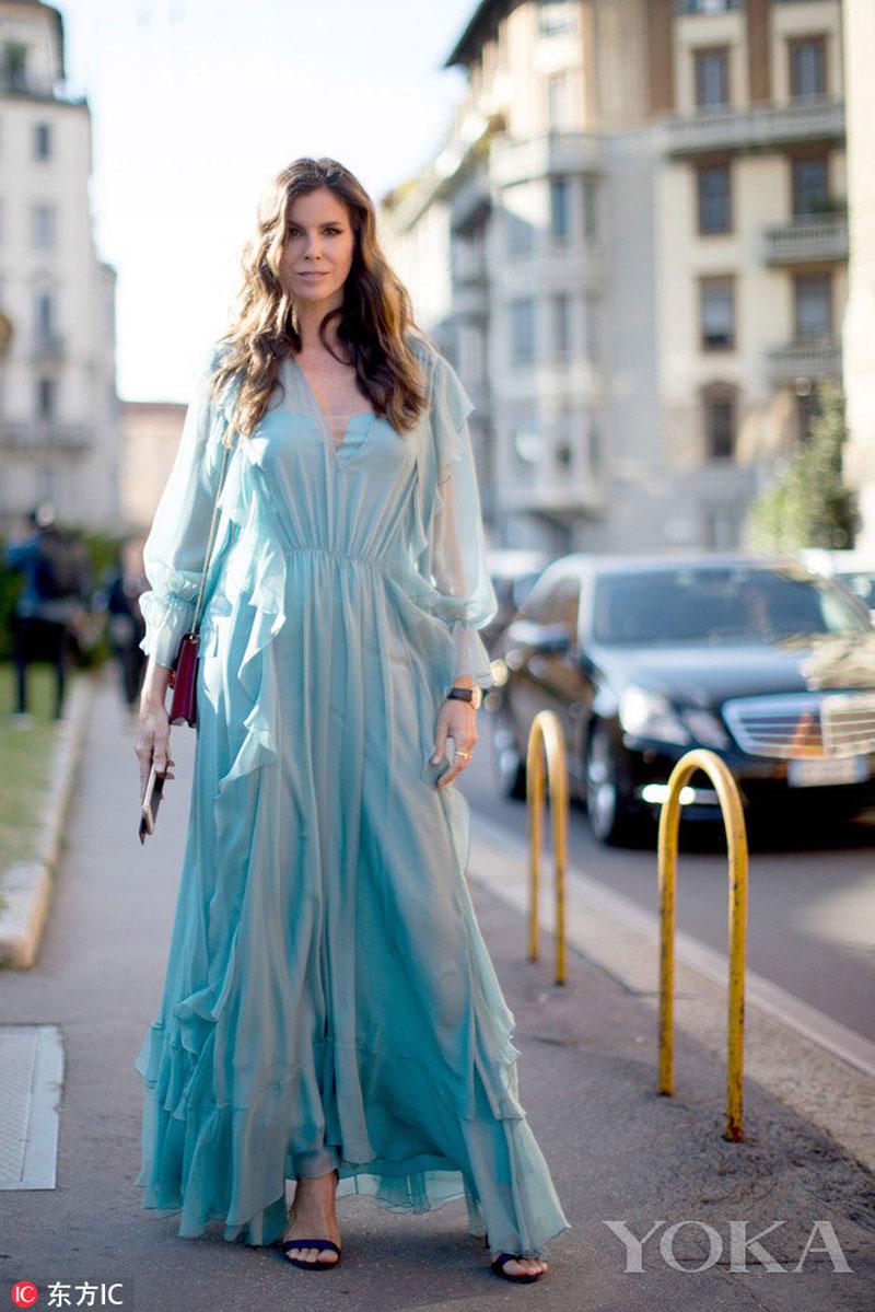 Hè rồi, chị em thiếu gì cũng được nhưng đừng quên 2 kiểu váy maxi này! - 14