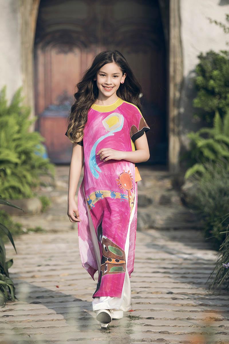 MC Phan Anh cười tít mắt khi dẫn vợ và 3 con đi làm người mẫu - 9