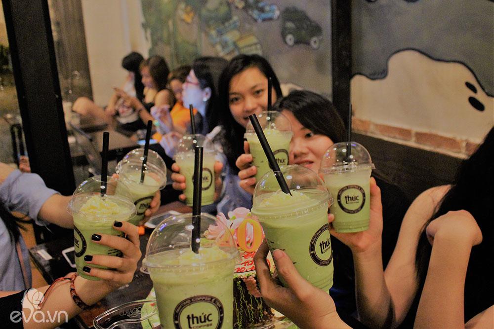 Truy lùng những quán café mở cửa 24/24 để ngắm Sài Gòn về đêm - 10