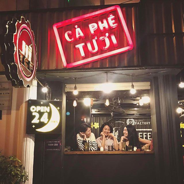 Truy lùng những quán café mở cửa 24/24 để ngắm Sài Gòn về đêm - 3