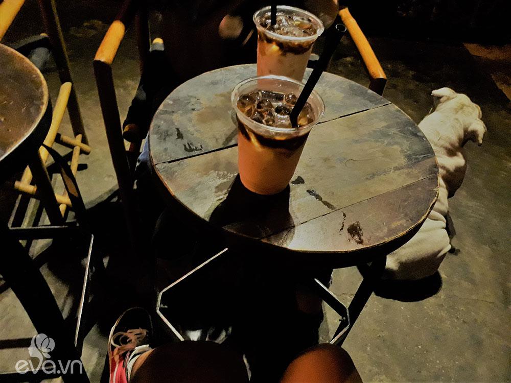 Truy lùng những quán café mở cửa 24/24 để ngắm Sài Gòn về đêm - 6