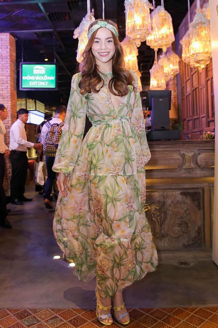 Học Tăng Thanh Hà, Phạm Hương chọn maxi mặc chục năm cũng không lo lỗi mốt! - 16