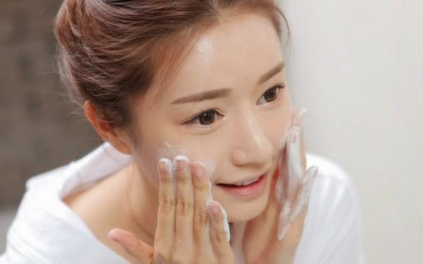 Ít ai biết rằng, dưỡng ẩm vào mùa hè quan trọng chẳng kém gì mùa đông! - 1
