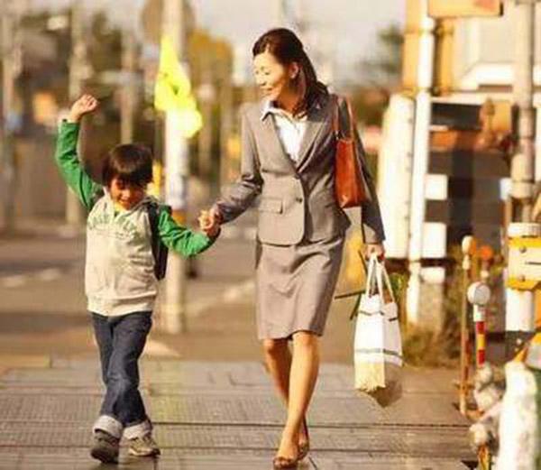 Mẹ Hà Nội amp;#34;từng bỏ qua chuyện cô giáo miệt thị con mìnhamp;#34; khuyên mẹ bé P.A amp;#34;Hãy tha thứ!amp;#34; - 5