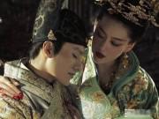 Eva tám - Ông vua có sở thích quái đản: nhìn vợ... 'yêu' trai đẹp