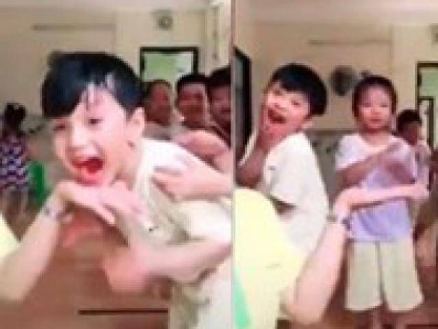 Khi cô trò trường mẫu giáo chạy theo trào lưu áp cằm lên tay