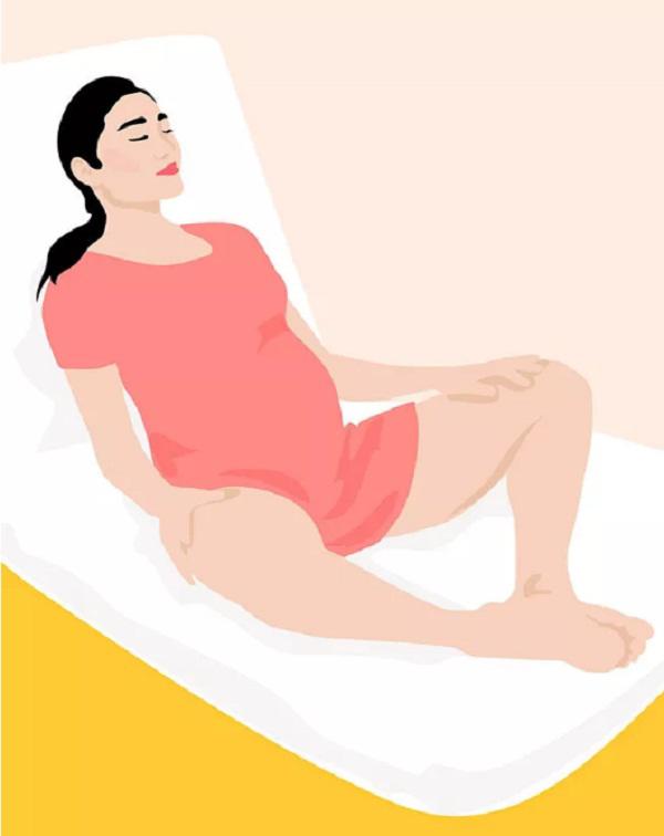 Đang sợ đẻ, mẹ bầu hãy học ngay 10 tư thế giúp tử cung mở nhanh, dễ sinh con này! - 8