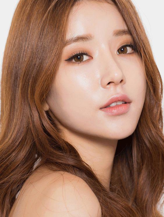 Lớp trang điểm bền màu cả ngày nhờ 5 loại kem lót amp;#34;hàng tốt, giá rẻamp;#34; dành cho mùa hè - 12