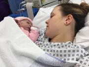 Bà bầu - Lại thêm một bà mẹ mang thai con 3kg mà không biết khiến cư dân mạng thốt lên "Bó tay!"