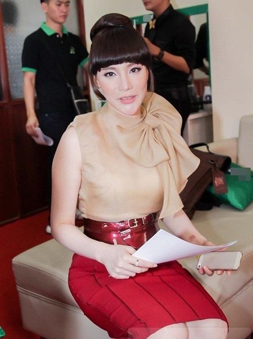 Khuôn mặt cứng đơ, năm lần bảy lượt biến dạng khiến mỹ nhân Việt vướng nghi vấn PTTM - 5