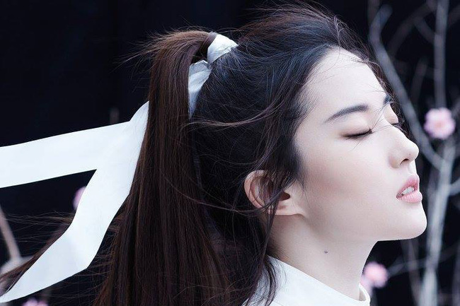 amp;#34;Thần tiên tỉ tỉamp;#34; Lưu Diệc Phi tiết lộ bí quyết chăm sóc da mềm mịn, amp;#34;nuôi lớnamp;#34; vòng 1 - 2