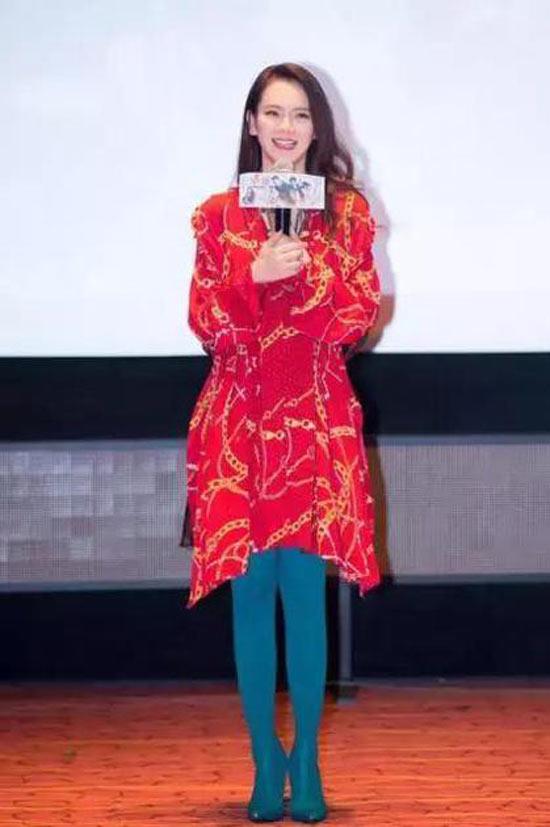 Tròn mắt trước những sở thích đi tất của các tín đồ thời trang - 3