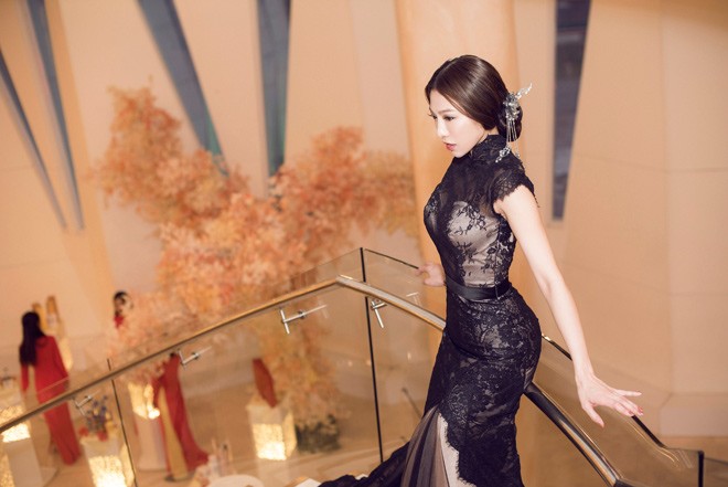 Á hậu Yuting Teng tự tin trình diễn thời trang trên sân khấu Bông hồng Quyền lực - 1