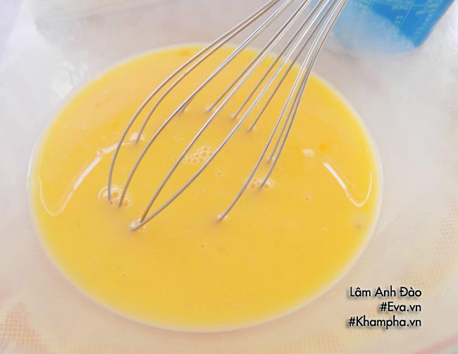 Cứ tưởng khó, hóa ra làm bánh flan mềm, mịn mượt như da em bé lại đơn giản thế này - 3